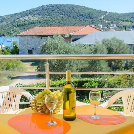 Guest house Anton 3*